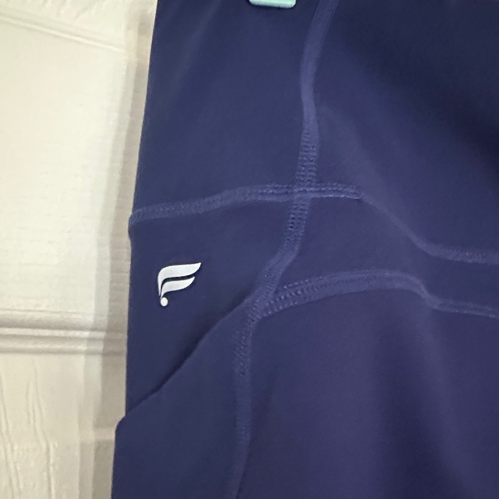 Fabletics Women's Navy Capris length Leggings